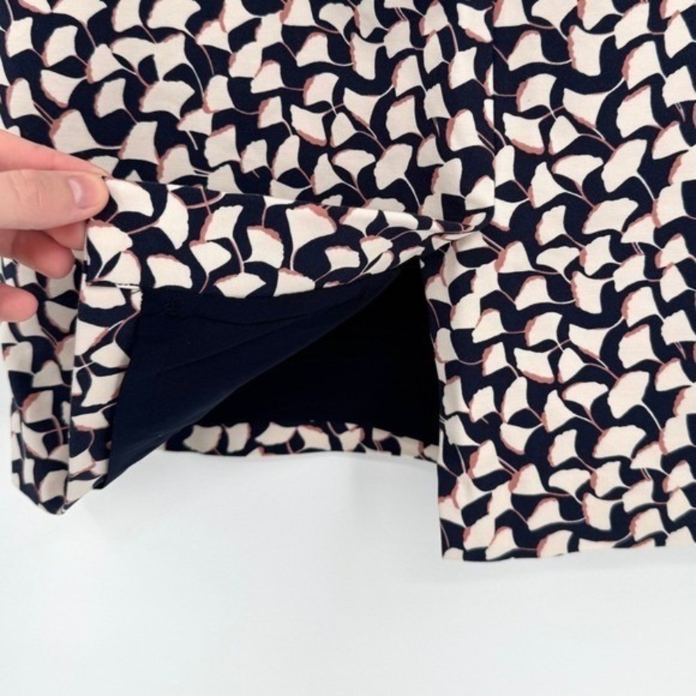 Ann Taylor Navy Blue/White Ginkgo Leaf Print Straight Pencil Skirt Women's Sz 2 - Picture 8 of 11